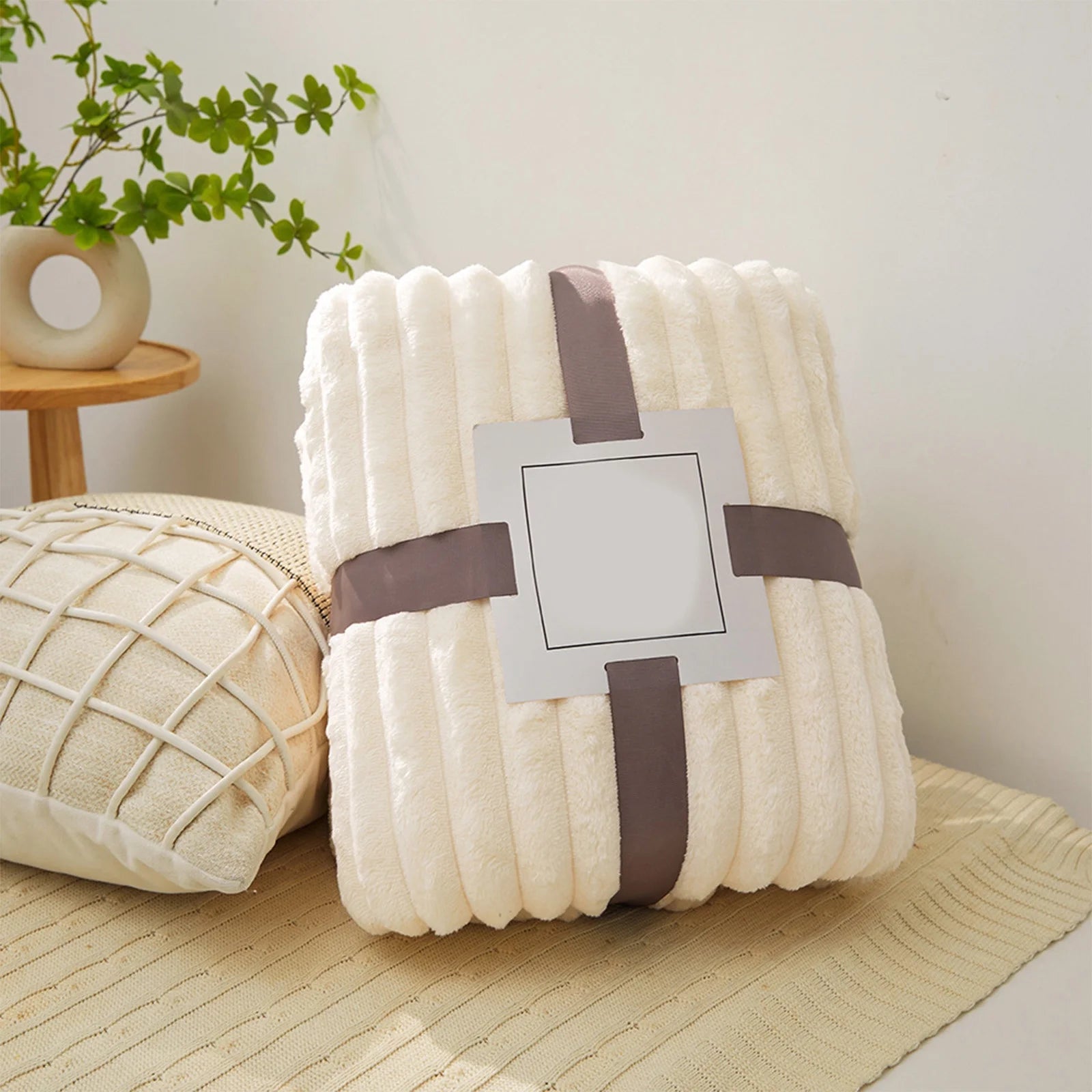 Fleece Throw Blanket, Extra Soft Lightweight Blanket with Strip, Plush Fuzzy Cozy Blankets and Throws for Couch, Bed, Sofa Cozy, Warm and Breathable